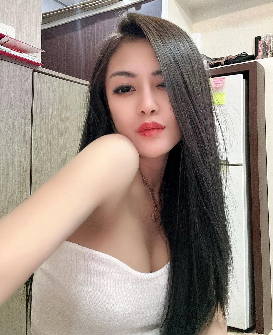 couple escort service kl